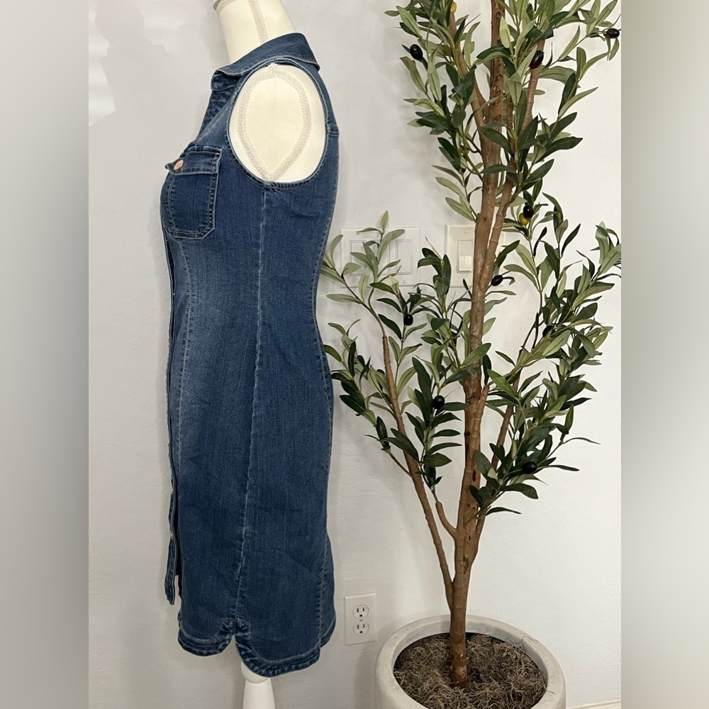 Denim button down dress - image 3